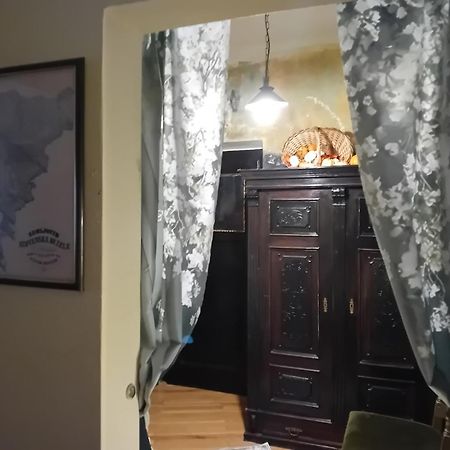 Apartment Baci For 4 Guests Ljubljana Exteriör bild